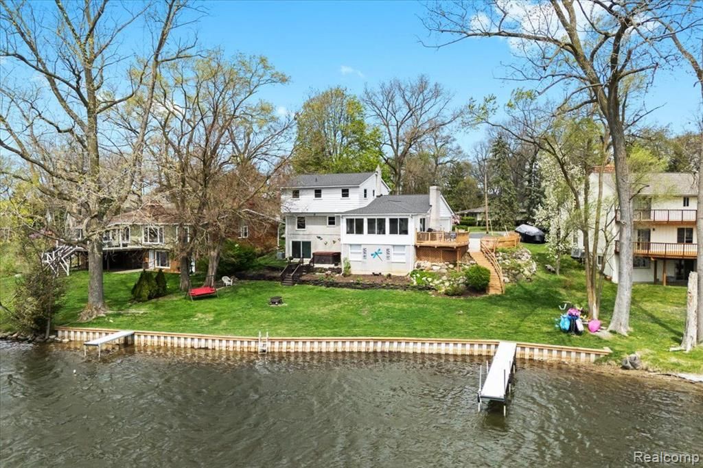 1425 Shankin Drive, Wolverine Lake, MI 48390