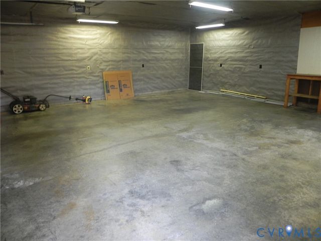 108 E Gray St, Sandston, VA 23150