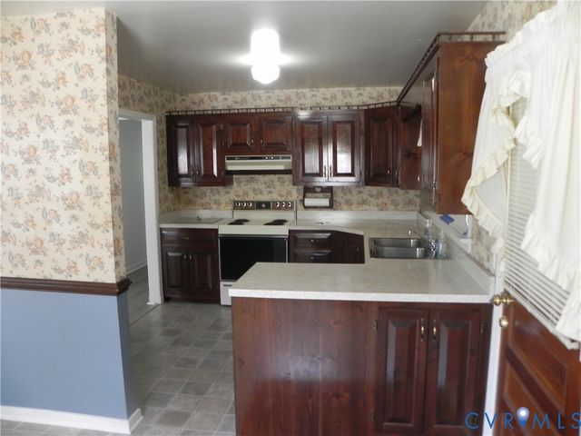 108 E Gray St, Sandston, VA 23150