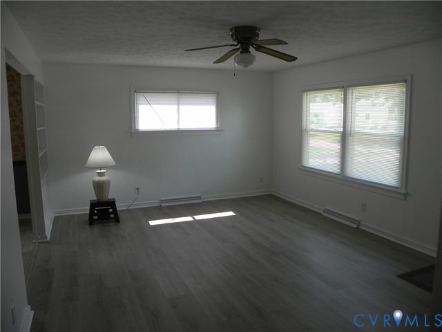 108 E Gray St, Sandston, VA 23150