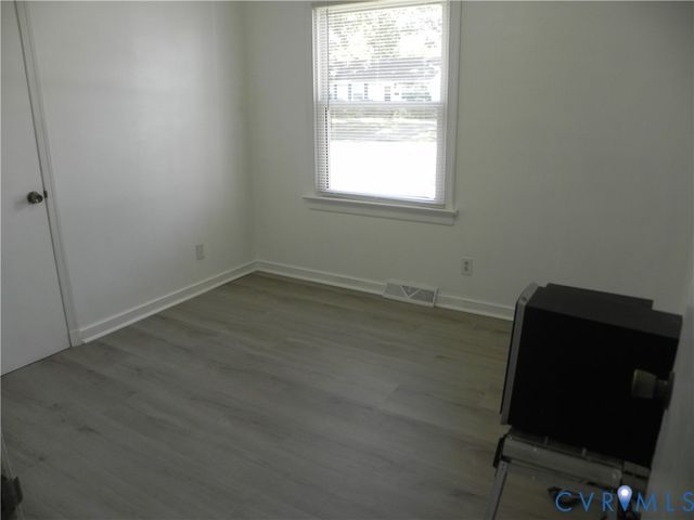 108 E Gray St, Sandston, VA 23150