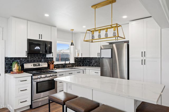 283 Lafayette Drive, Oxnard, CA 93036