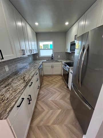 428 62ND STREET, Holmes Beach, FL 34217