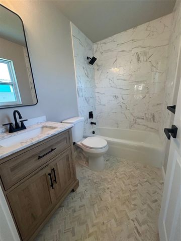 428 62ND STREET, Holmes Beach, FL 34217