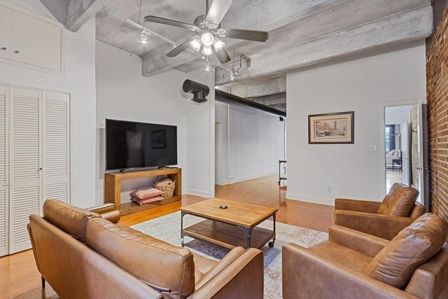 408 S Front St Apt 301, Memphis, TN 38103