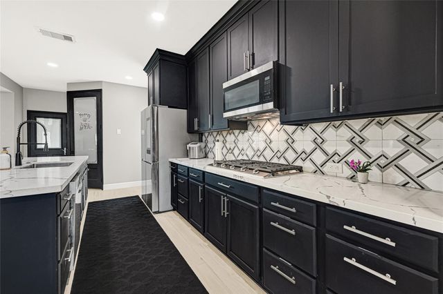 1565 Segovia Drive, League City, TX 77573