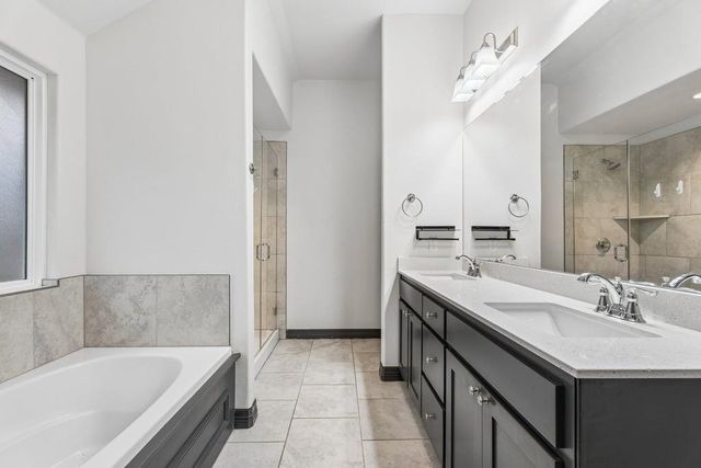 9409 NW 87th Place, Yukon, OK 73099