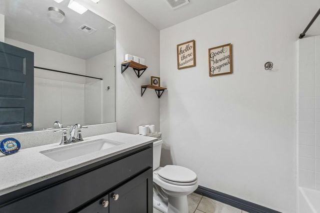 9409 NW 87th Place, Yukon, OK 73099