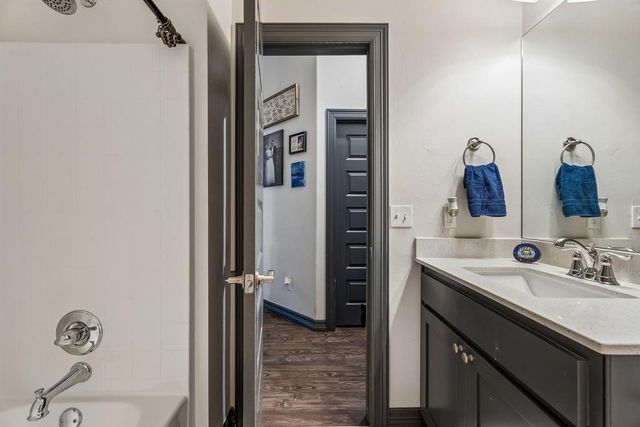 9409 NW 87th Place, Yukon, OK 73099