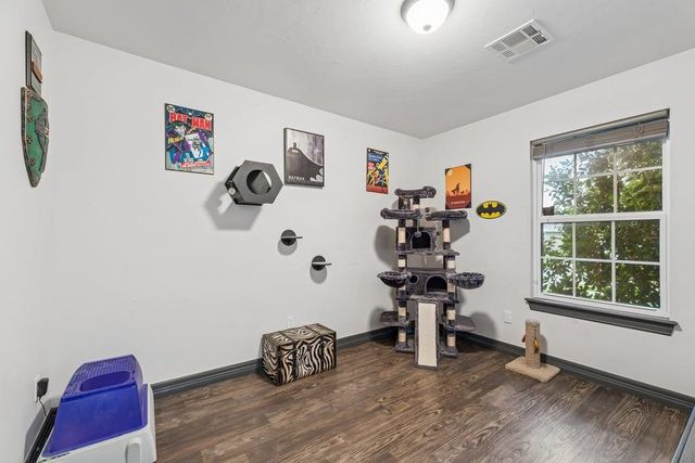 9409 NW 87th Place, Yukon, OK 73099