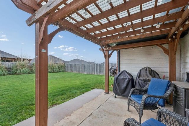 9409 NW 87th Place, Yukon, OK 73099