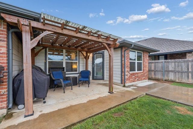 9409 NW 87th Place, Yukon, OK 73099