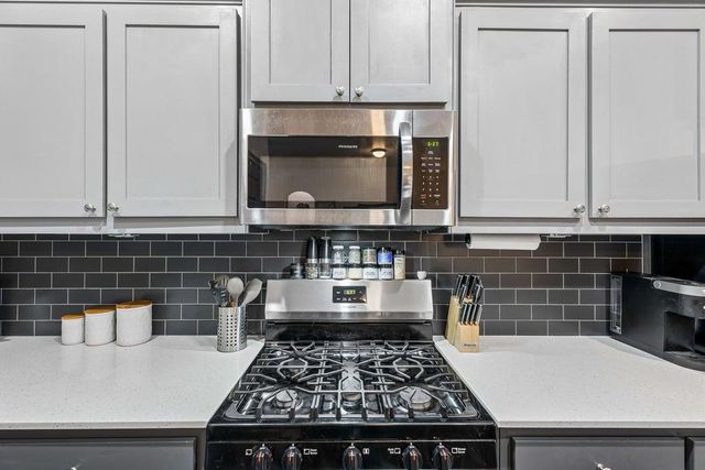 9409 NW 87th Place, Yukon, OK 73099
