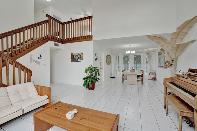 15620 Canterbury Court, Davie, FL 33331
