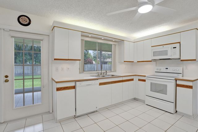 15620 Canterbury Court, Davie, FL 33331