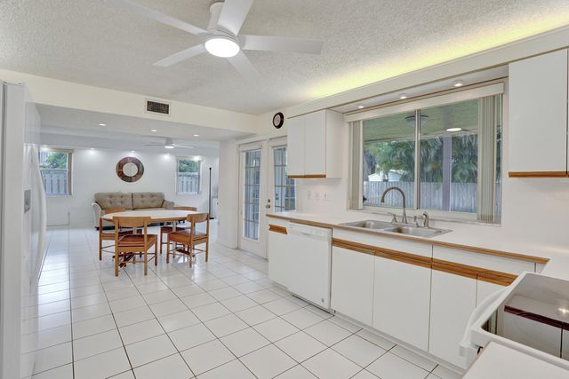 15620 Canterbury Court, Davie, FL 33331