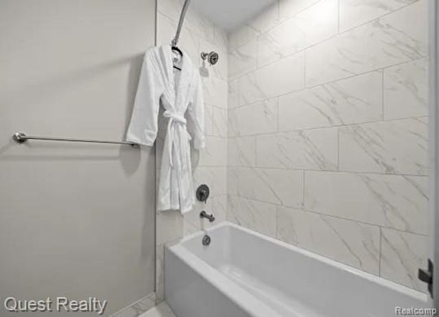 39021 Prentiss Street 303, Harrison Twp, MI 48045