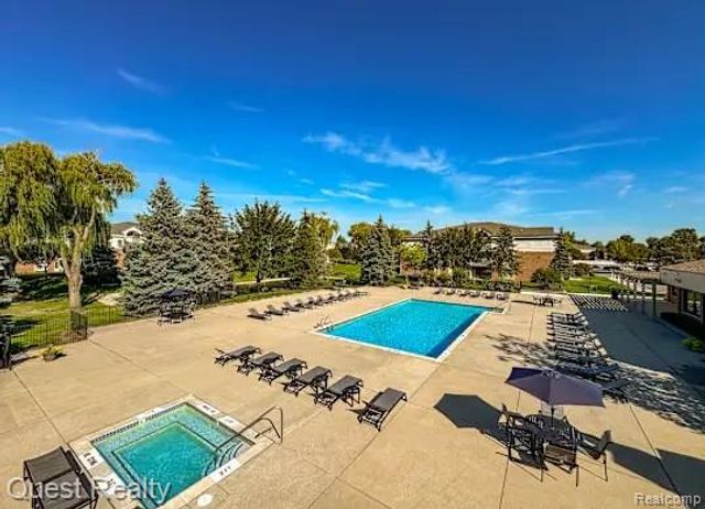 39021 Prentiss Street 303, Harrison Twp, MI 48045