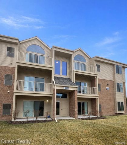 39021 Prentiss Street 303, Harrison Twp, MI 48045