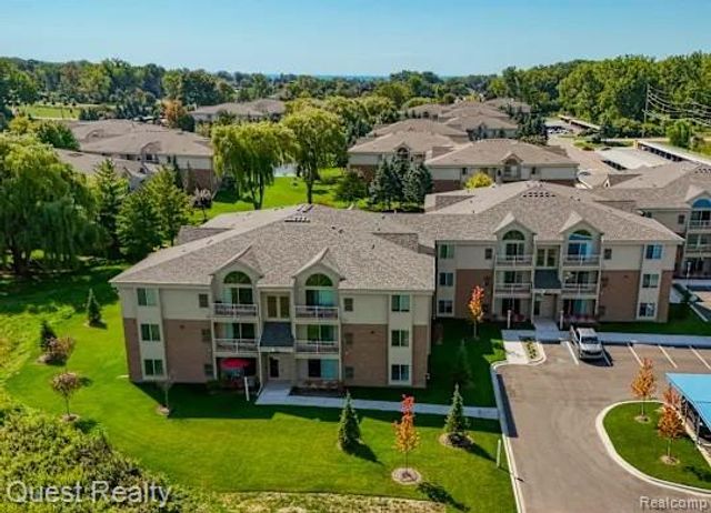 39021 Prentiss Street 303, Harrison Twp, MI 48045