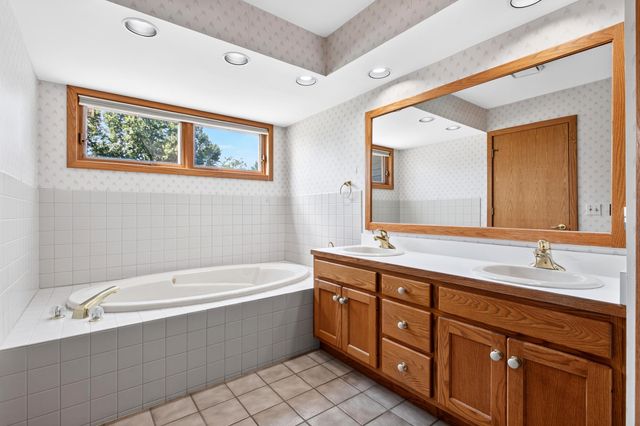 1327 Mulberry Lane, St. Joseph, MI 49085
