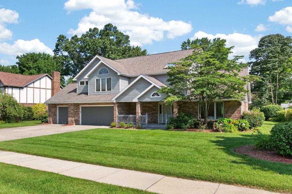 1327 Mulberry Lane, St. Joseph, MI 49085