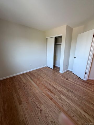 502 Harbor View Court, Beacon, NY 12508