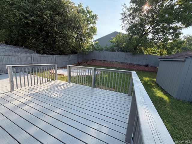 502 Harbor View Court, Beacon, NY 12508