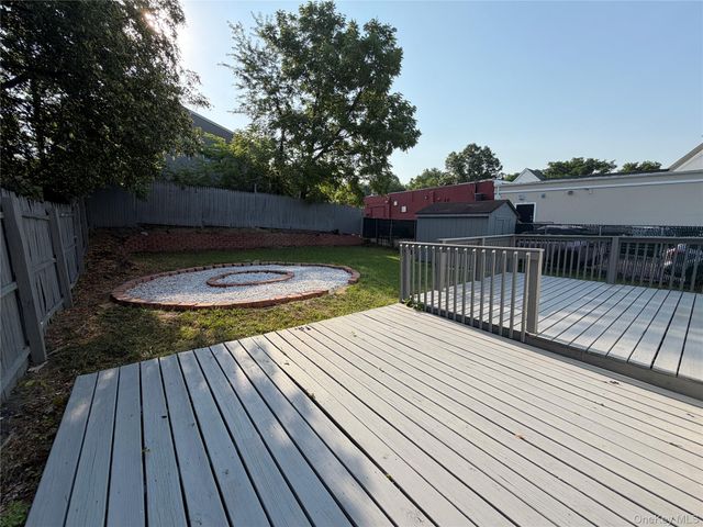 502 Harbor View Court, Beacon, NY 12508