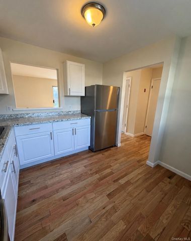 502 Harbor View Court, Beacon, NY 12508