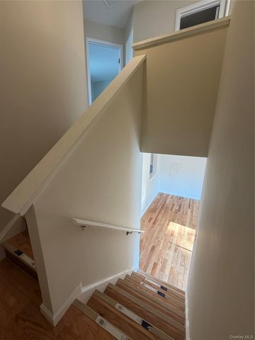 502 Harbor View Court, Beacon, NY 12508