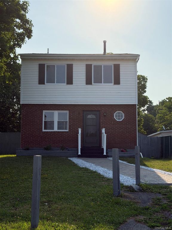 502 Harbor View Court, Beacon, NY 12508