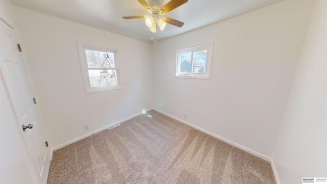 6060 Camden Avenue, Omaha, NE 68104