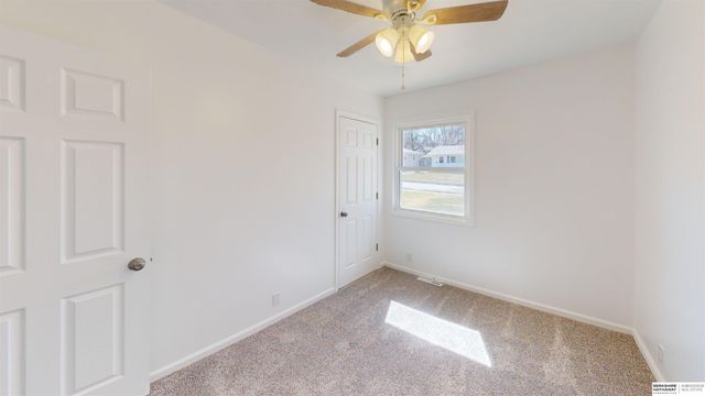 6060 Camden Avenue, Omaha, NE 68104