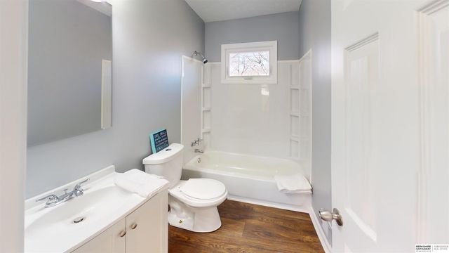 6060 Camden Avenue, Omaha, NE 68104