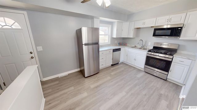 6060 Camden Avenue, Omaha, NE 68104