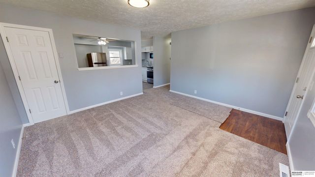 6060 Camden Avenue, Omaha, NE 68104