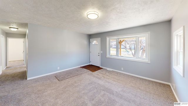 6060 Camden Avenue, Omaha, NE 68104