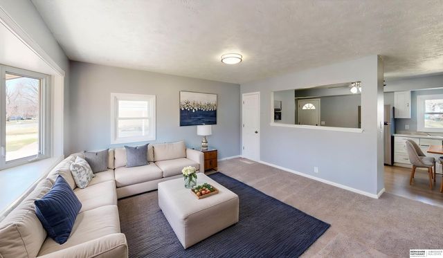 6060 Camden Avenue, Omaha, NE 68104