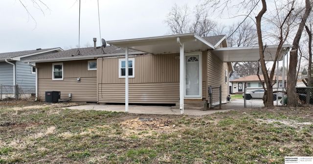 6060 Camden Avenue, Omaha, NE 68104