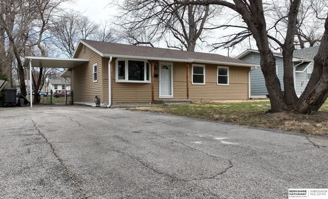 6060 Camden Avenue, Omaha, NE 68104