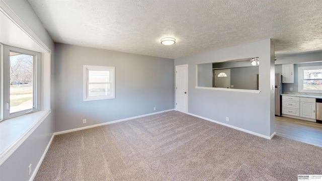 6060 Camden Avenue, Omaha, NE 68104