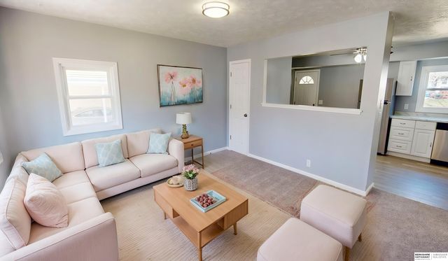 6060 Camden Avenue, Omaha, NE 68104