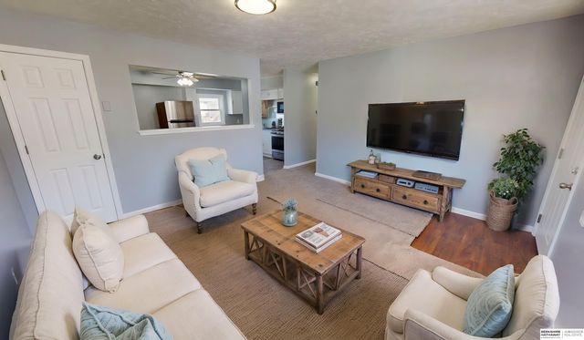 6060 Camden Avenue, Omaha, NE 68104