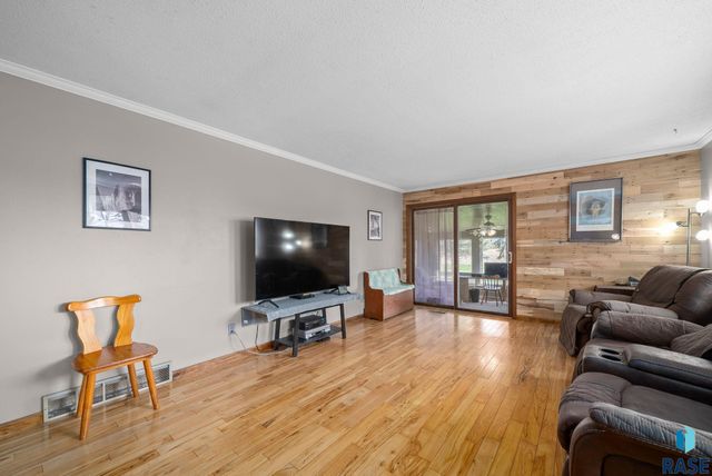 26470 484th Ave Avenue, Valley Springs, SD 57068