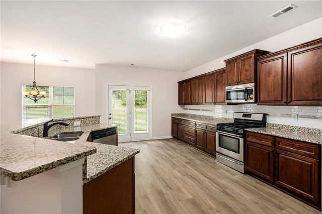 325 Ivy Lane, Senoia, GA 30276