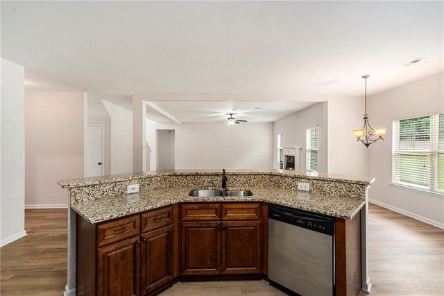 325 Ivy Lane, Senoia, GA 30276