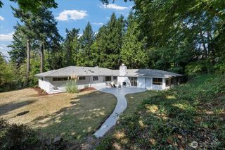 4332 W Mercer Way, Mercer Island, WA 98040