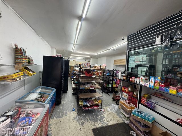 401 S Cicero Avenue, Chicago, IL 60644