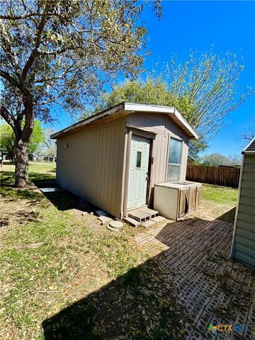 4904 Lone Tree Road, Victoria, TX 77901